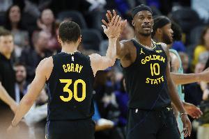 开云-库里在和巴特勒共同出战的比赛场均26.4分4.6三分 战绩17胜2负