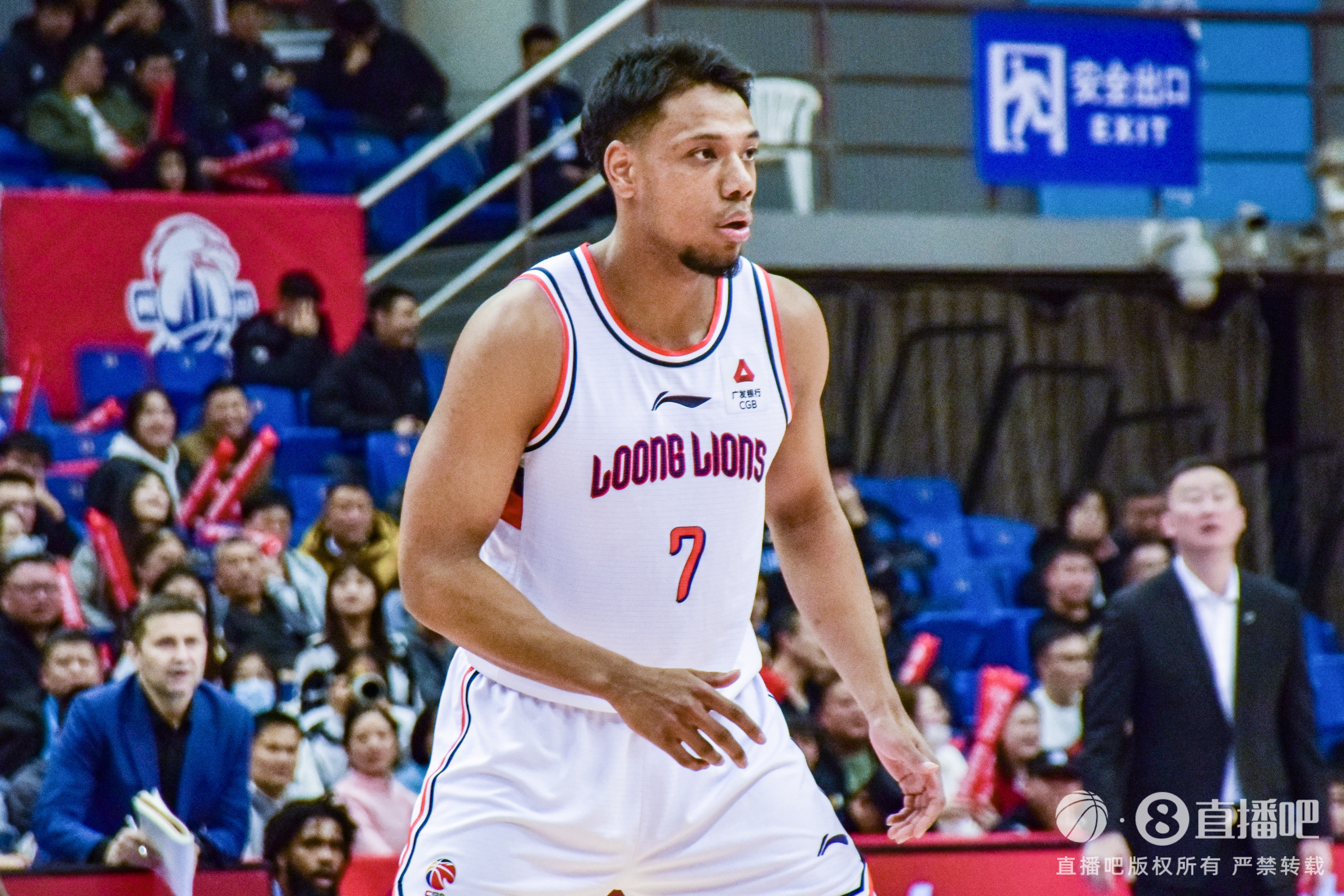 开云体育APP下载-直播吧：同曦与祝铭震签订的是为期一年顶薪合同