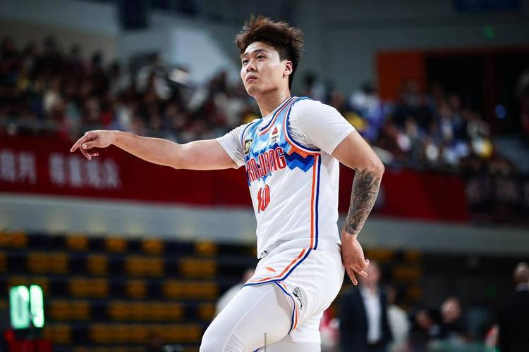 kaiyun-新赛季头号大交易！北京求购赵睿，联手周琦重建王朝只等赵睿点头