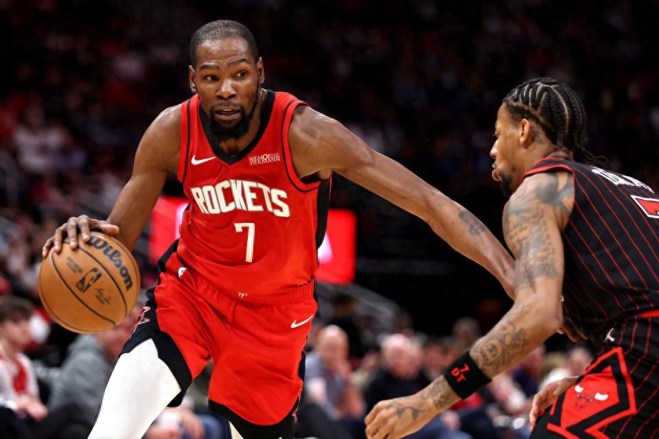 火箭终结3连败重返前六！杜兰特28+10秀暴扣 小贾18+7送关键三分